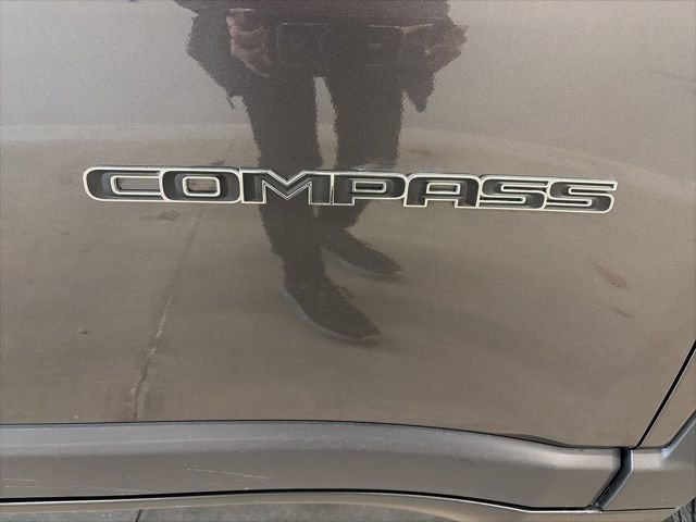 Used 2023 Jeep Compass Limited image 8
