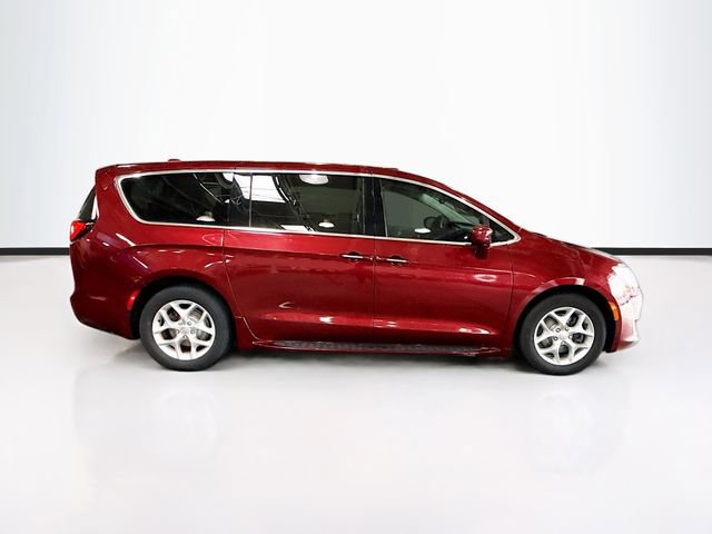 Used 2019 Chrysler Pacifica Touring Plus w/ Tire & Wheel Group image 5