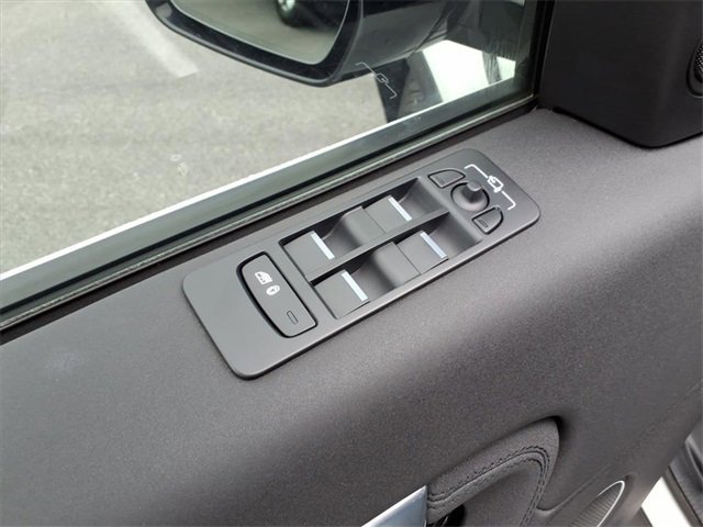 Used 2020 Land Rover Discovery Sport image 26