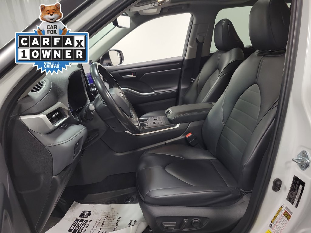 Used 2025 Toyota Highlander XLE AWD/4WD image 13