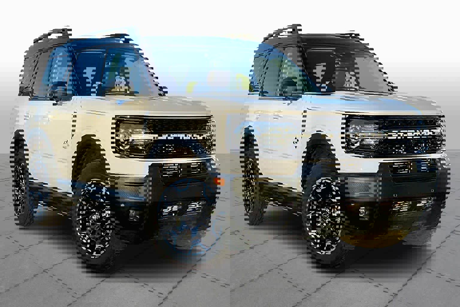 Used 2025 Ford Bronco Sport Outer Banks w/ Outer Banks Tech Package+ image 2