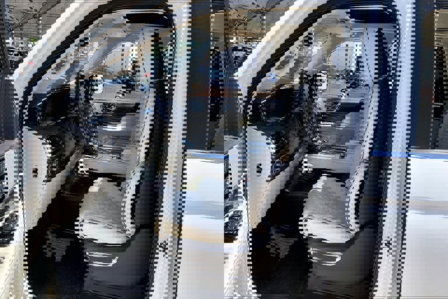 Used 2020 Lincoln Navigator Black Label AWD/4WD image 8