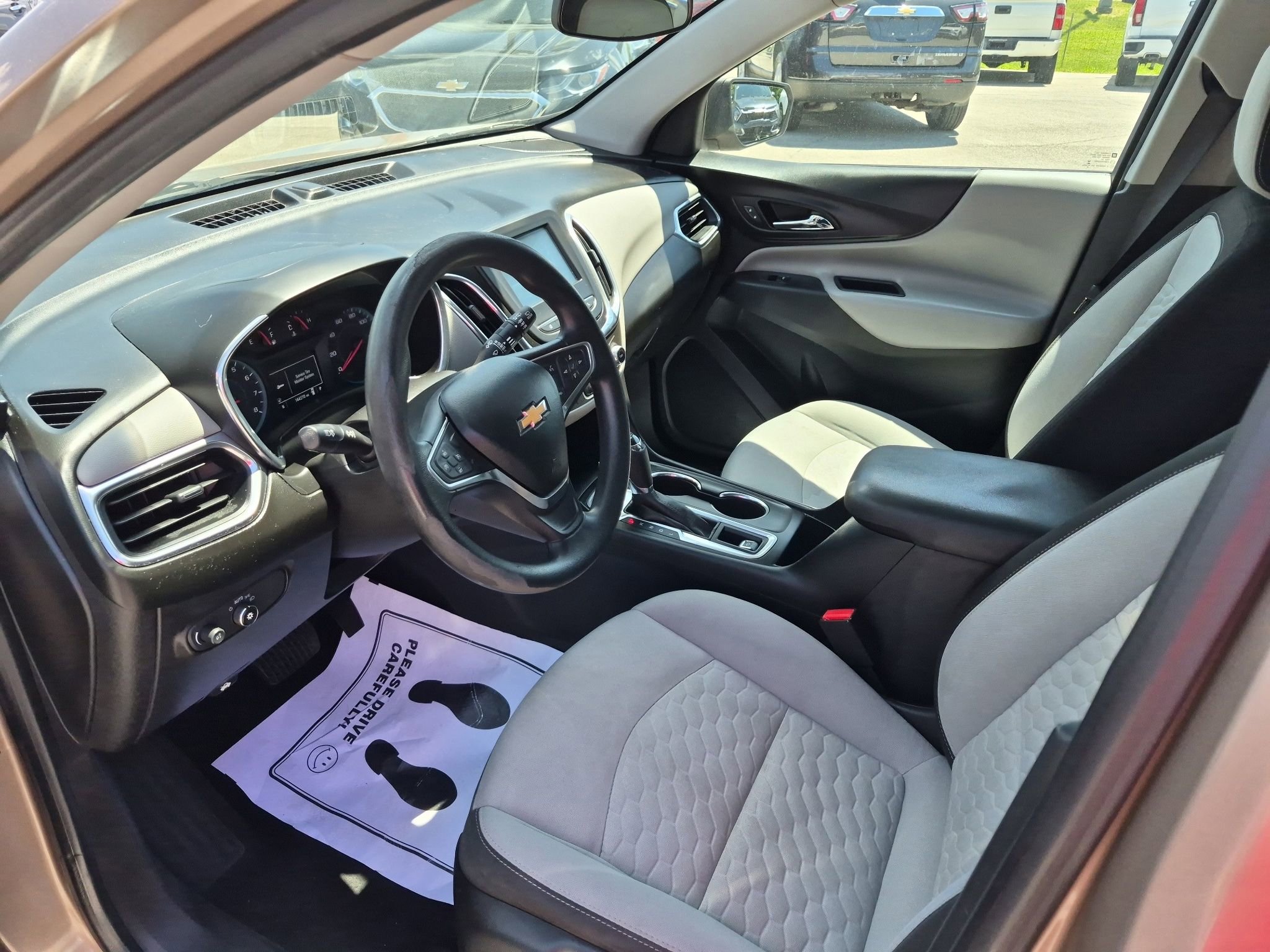 Used 2018 Chevrolet Equinox LS w/ LPO, Cargo Package FWD image 11