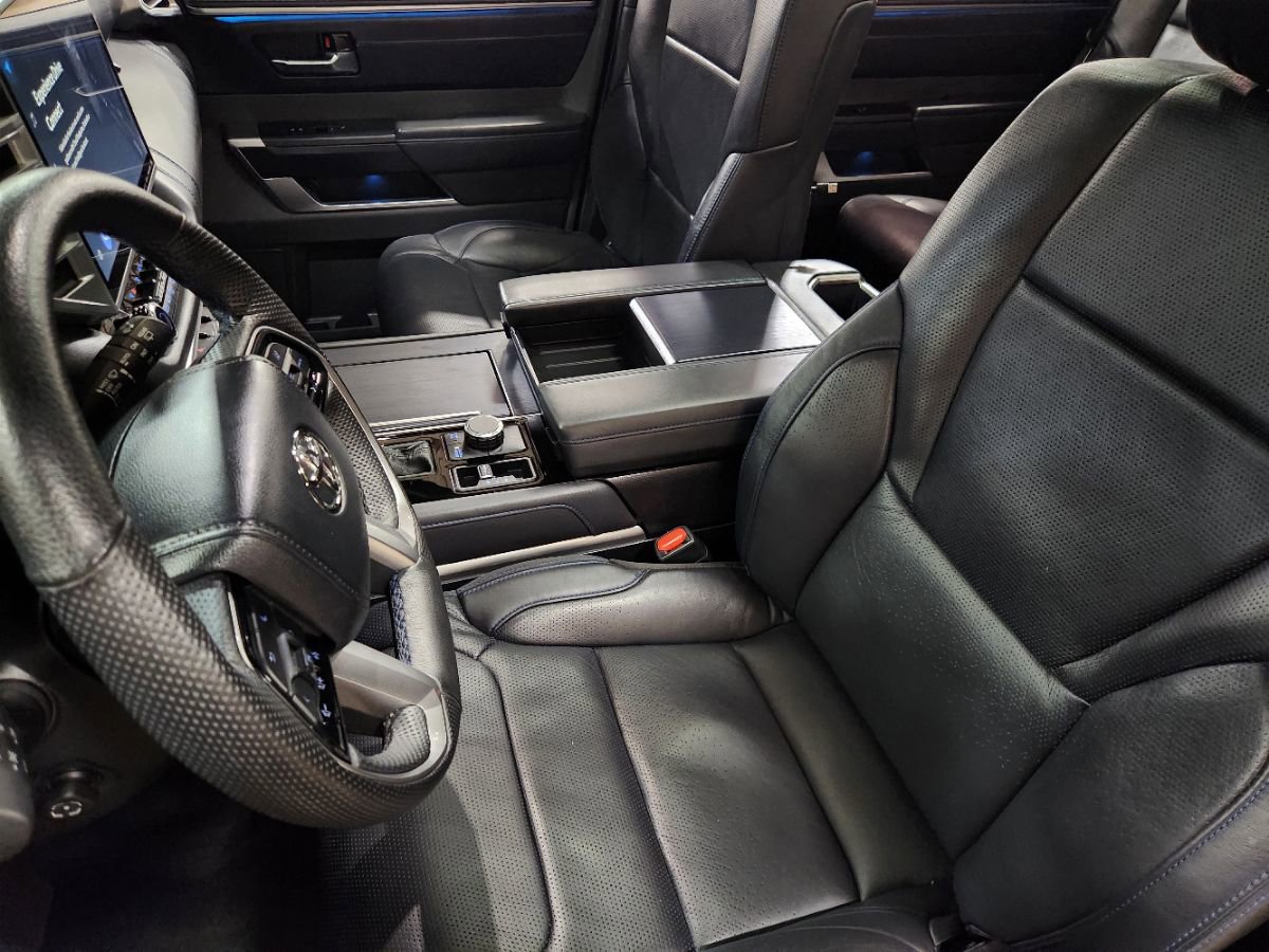 Used 2024 Toyota Sequoia Platinum AWD/4WD image 25