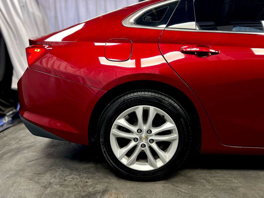 Used 2018 Chevrolet Malibu LT w/ Driver Confidence Package image 12