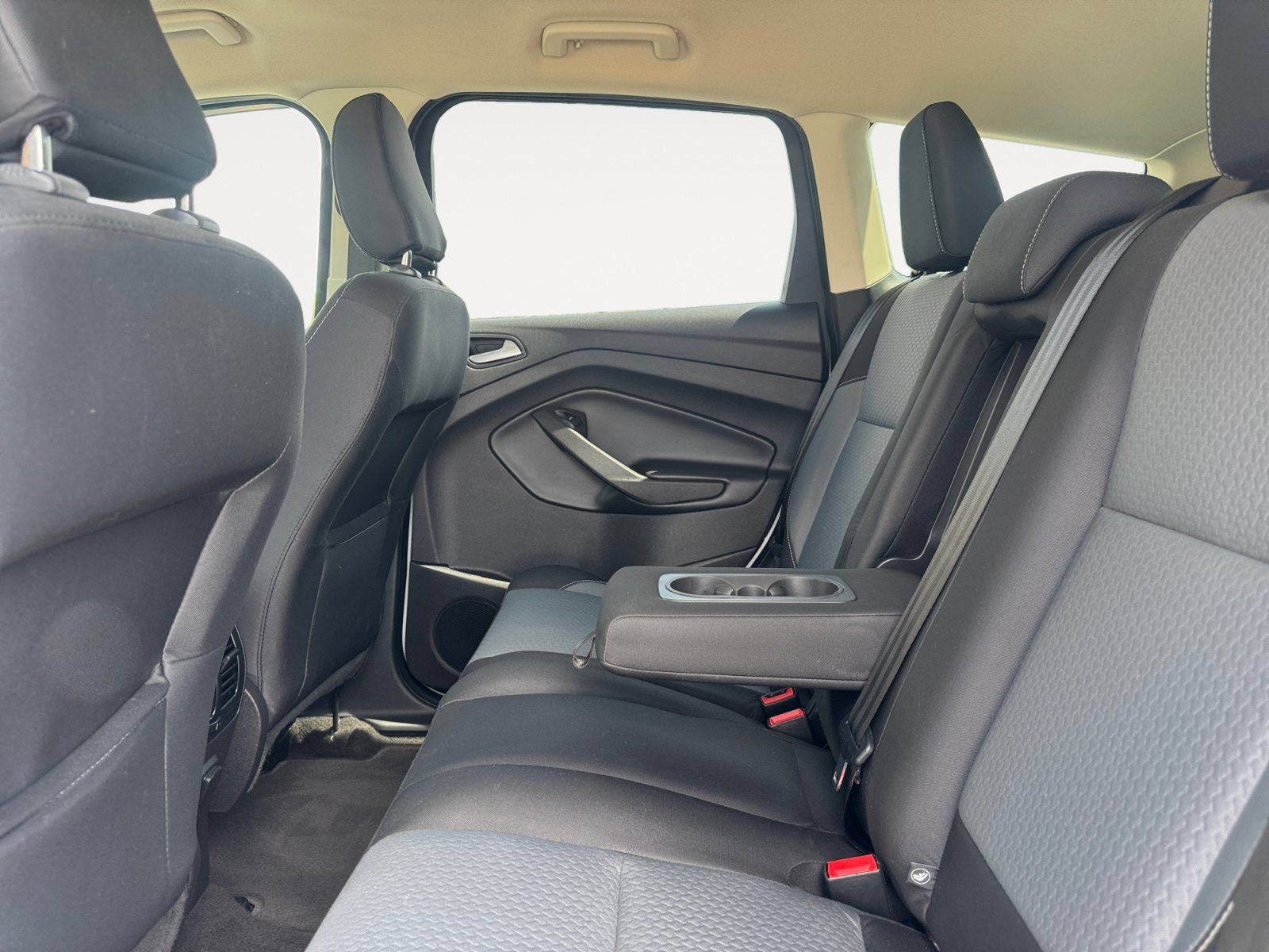 Used 2018 Ford Escape SE FWD image 13