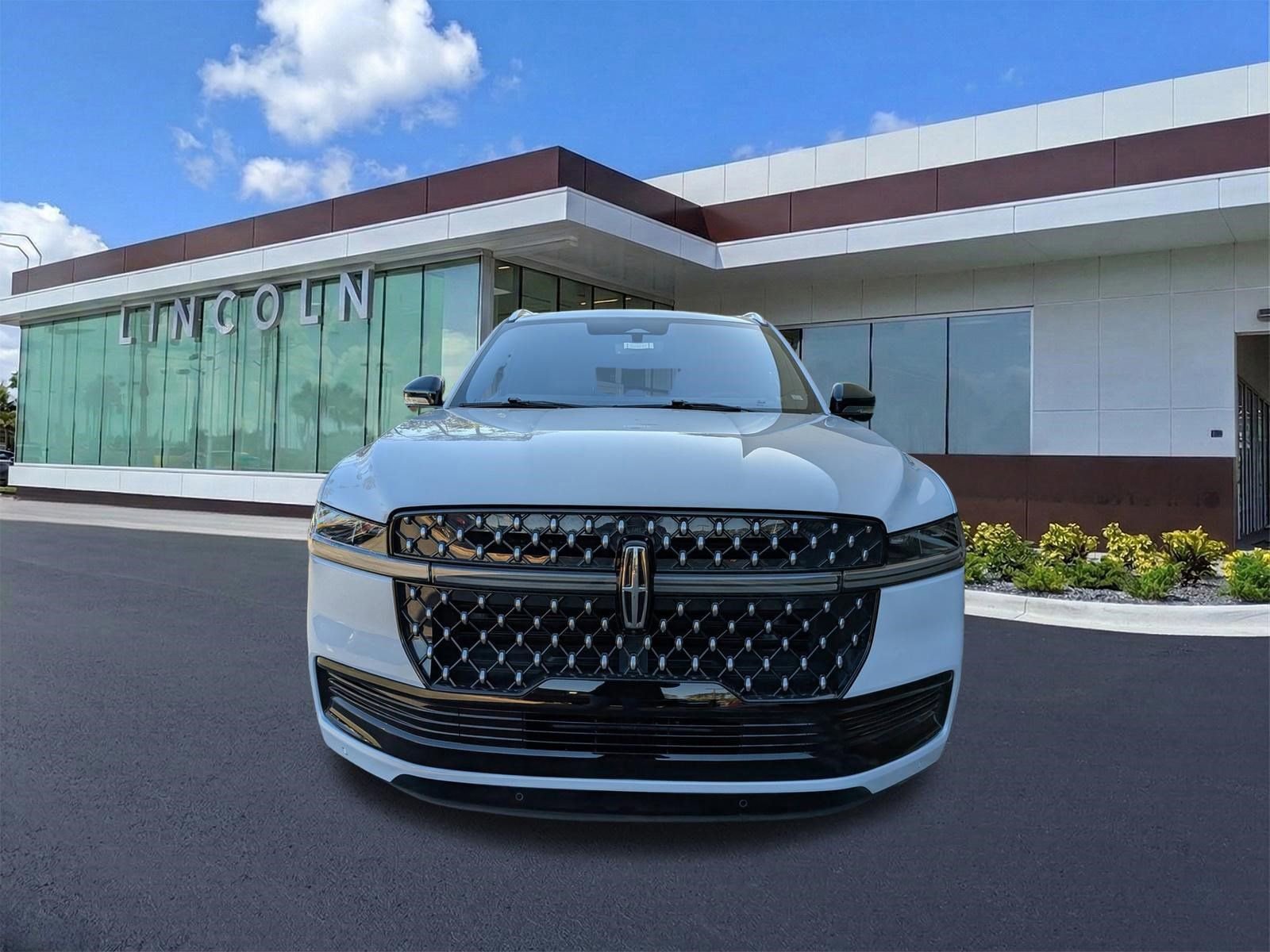 Certified 2025 Lincoln Navigator Black Label image 9