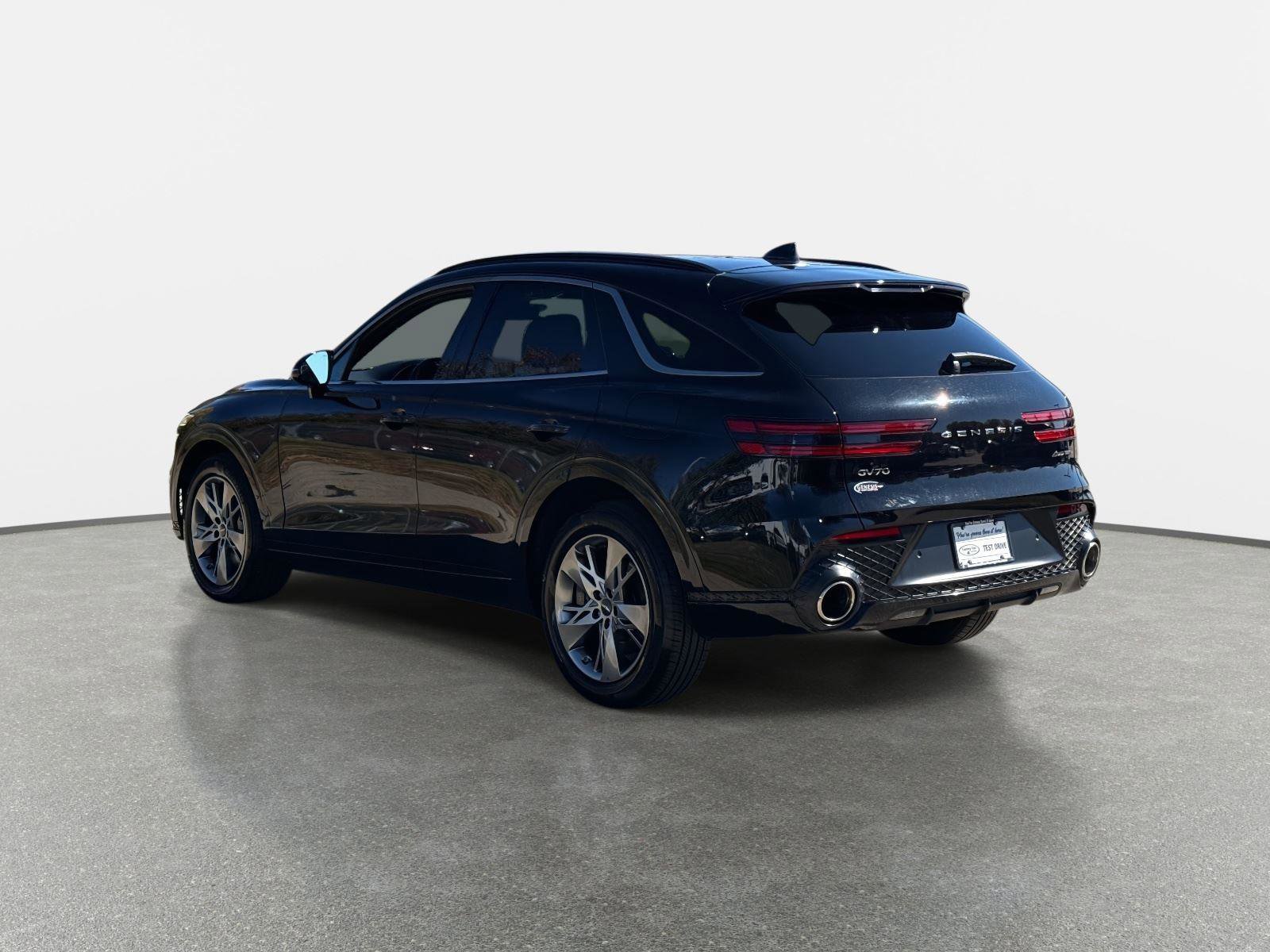 Used 2024 Genesis GV70 3.5T Sport image 7