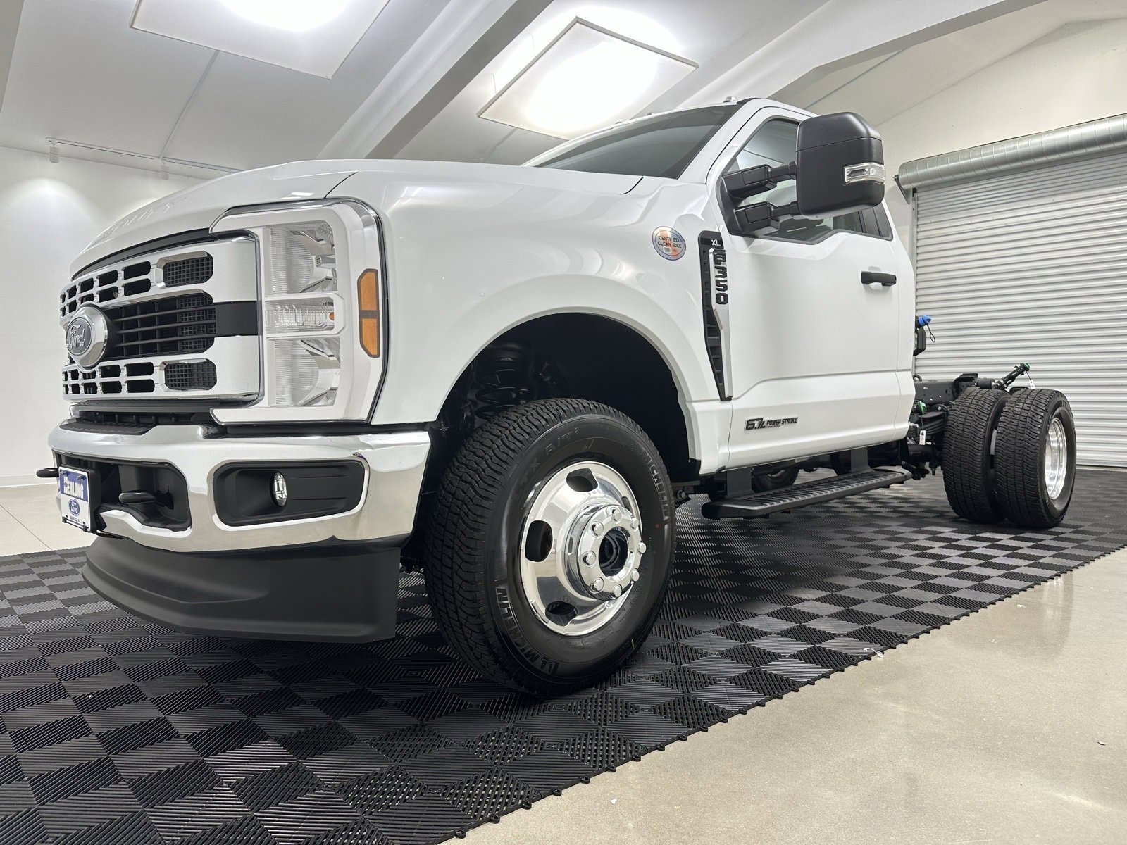 New 2025 Ford F350 XL w/ XL Chrome Package image 3