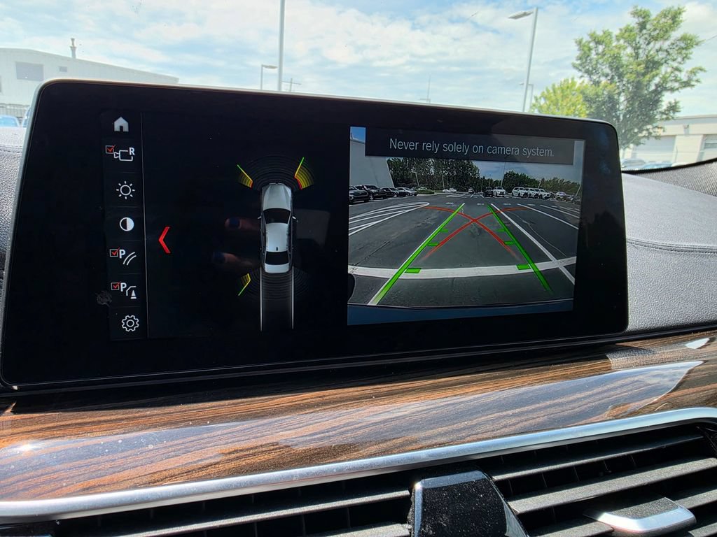Used 2018 BMW 540i xDrive AWD/4WD image 12