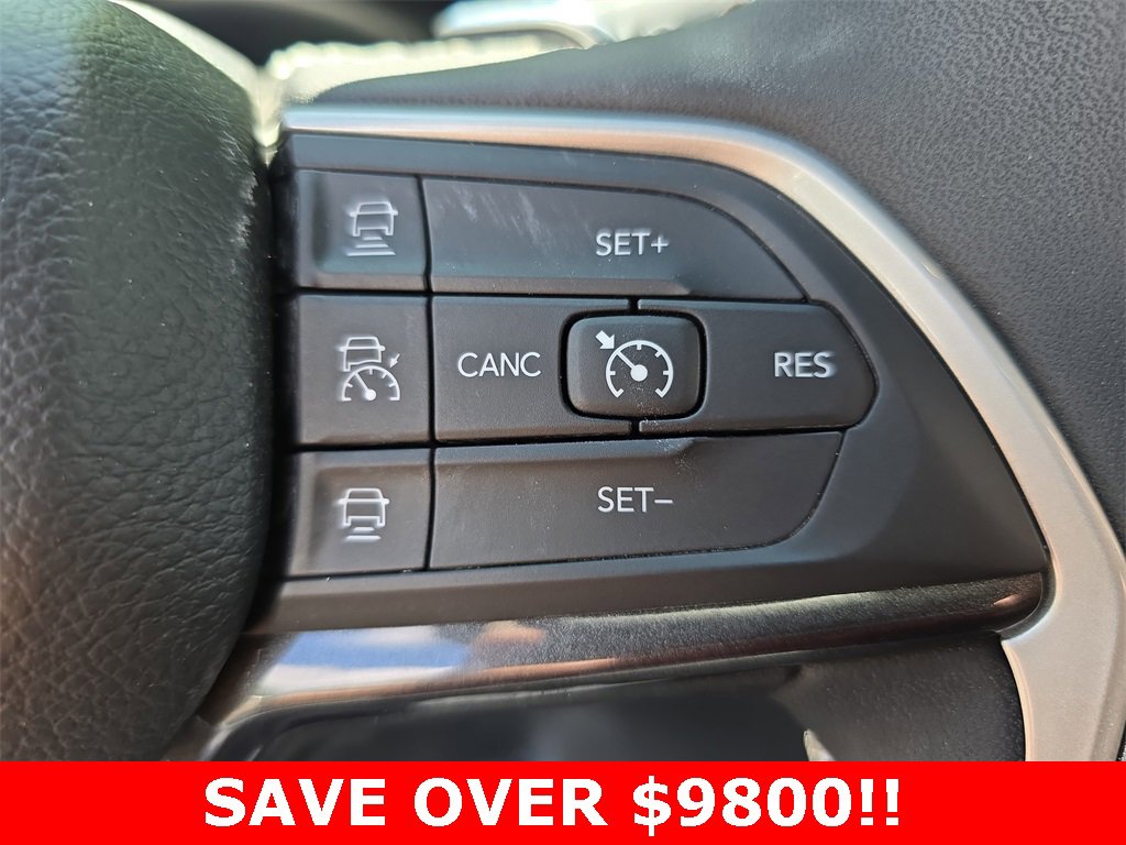 Used 2023 Jeep Grand Cherokee Altitude image 19