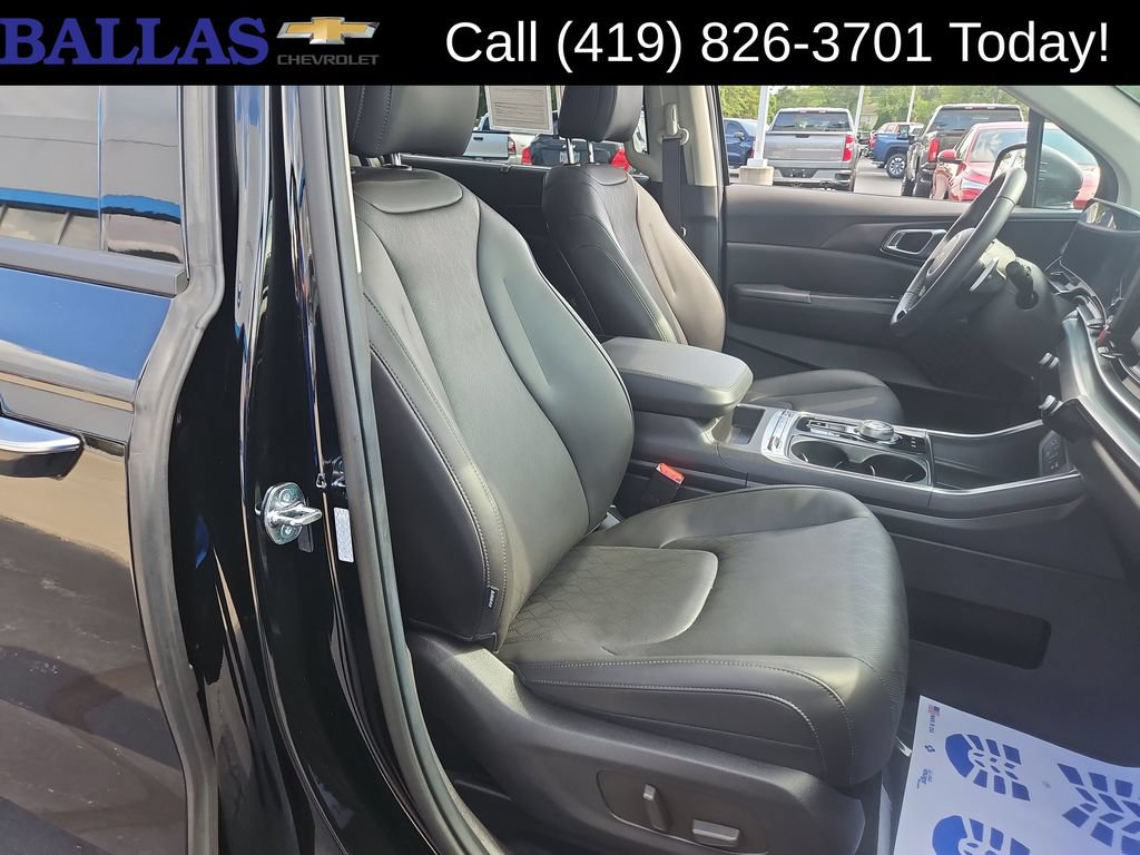 Used 2026 Kia Carnival SX w/ SX Dark Edition Package FWD image 26