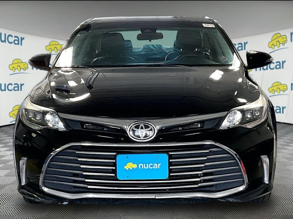 Used 2018 Toyota Avalon XLE FWD image 2