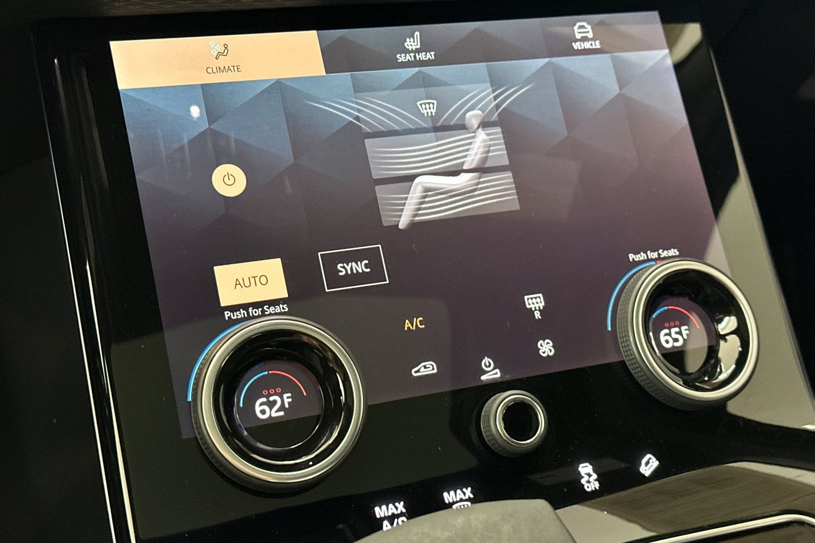 Used 2023 Land Rover Range Rover Velar R-Dynamic S image 25