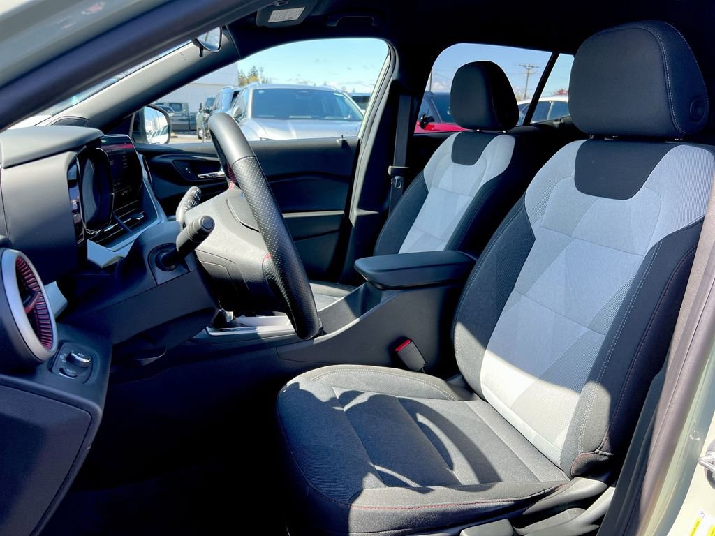 Used 2024 Chevrolet Trax RS w/ Driver Confidence Package FWD image 16