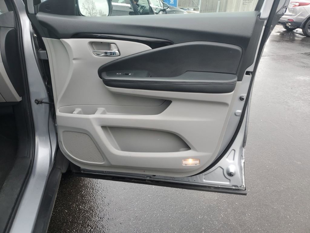 Used 2022 Honda Pilot Elite image 32