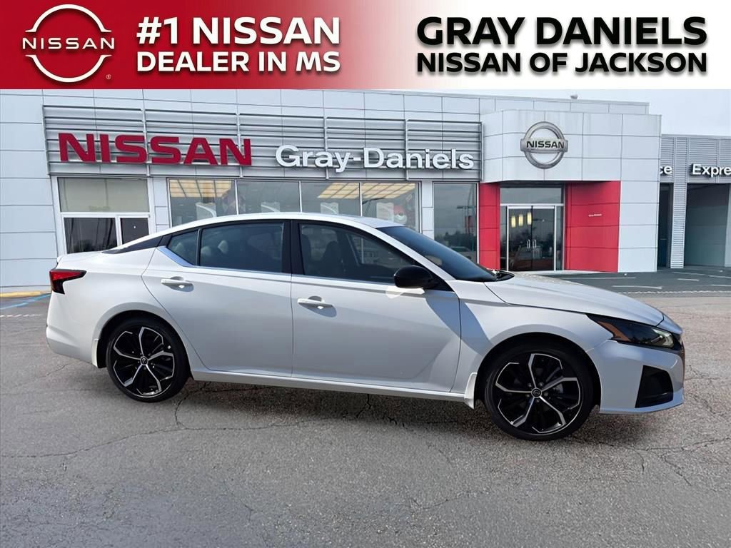 New 2025 Nissan Altima 2.5 SR w/ SR Premium Package image 2