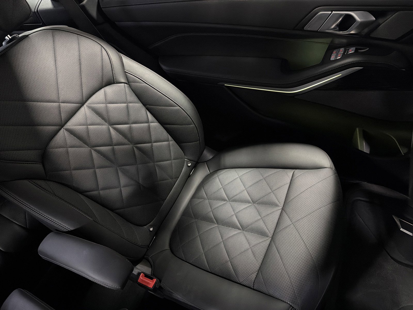 Used 2023 BMW X7 xDrive40i w/ Executive Package image 14