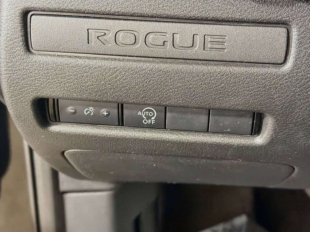 Used 2024 Nissan Rogue S FWD image 12
