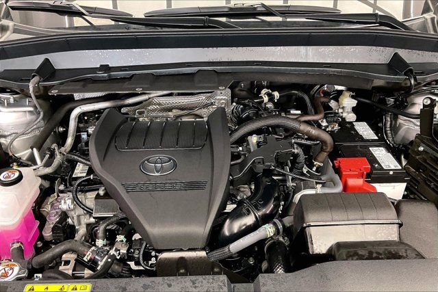 Used 2025 Toyota Grand Highlander AWD image 9