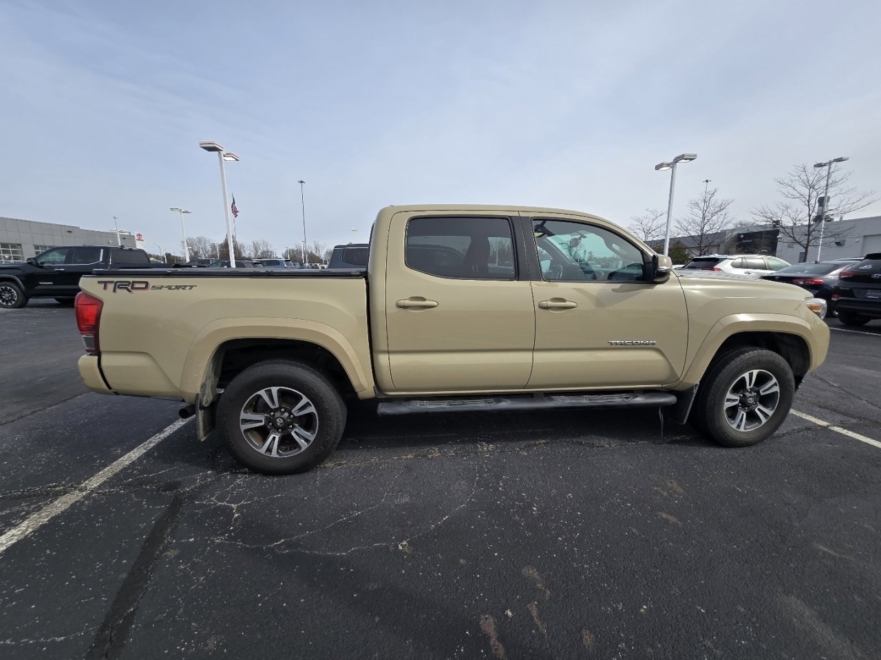 Used 2016 Toyota Tacoma TRD Sport w/ Towing Package image 8
