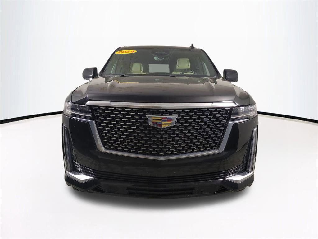 Used 2024 Cadillac Escalade Premium Luxury image 3