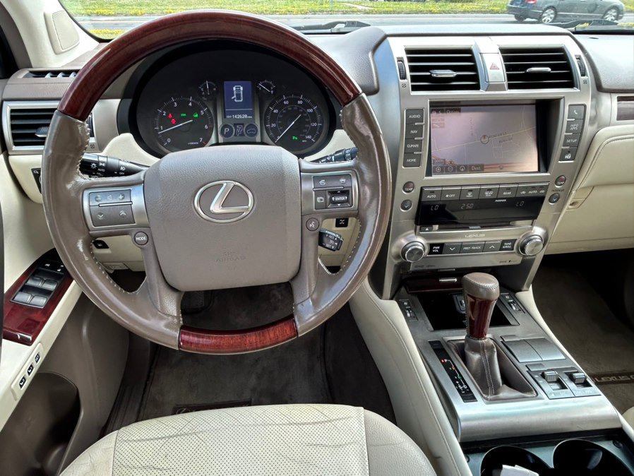 Used 2016 Lexus GX 460 w/ Premium Package AWD/4WD image 23