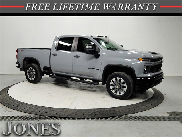 Used 2024 Chevrolet Silverado 2500 Custom w/ Custom Value Package image 1