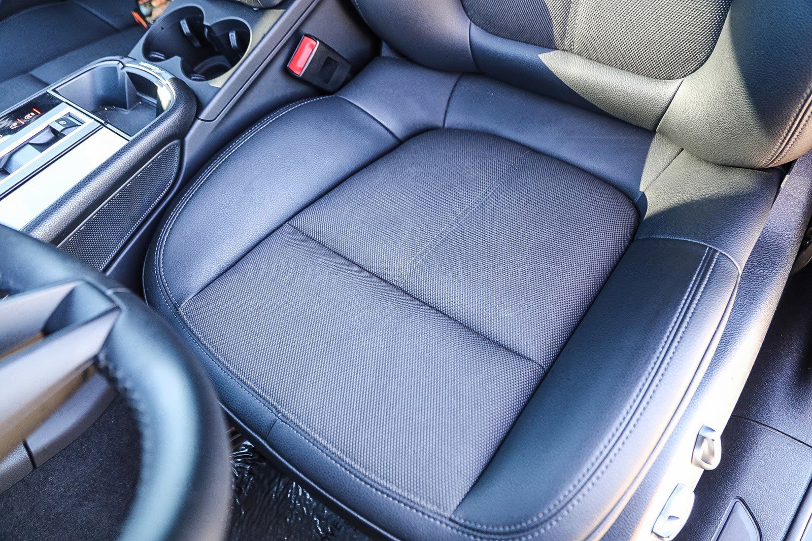 Used 2023 Porsche Macan image 24