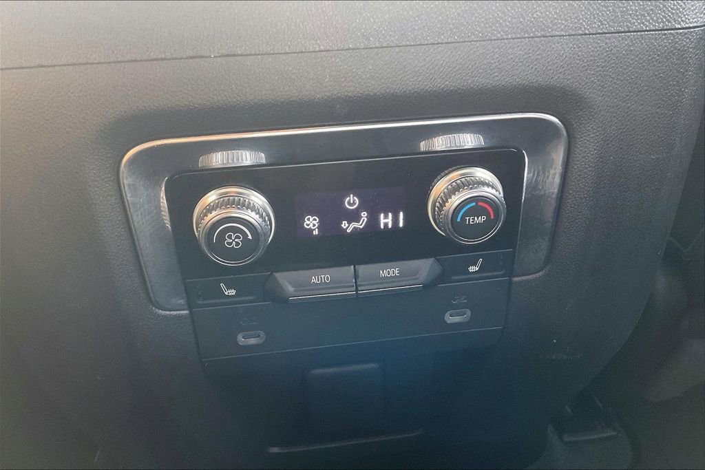 Used 2023 GMC Yukon Denali image 12