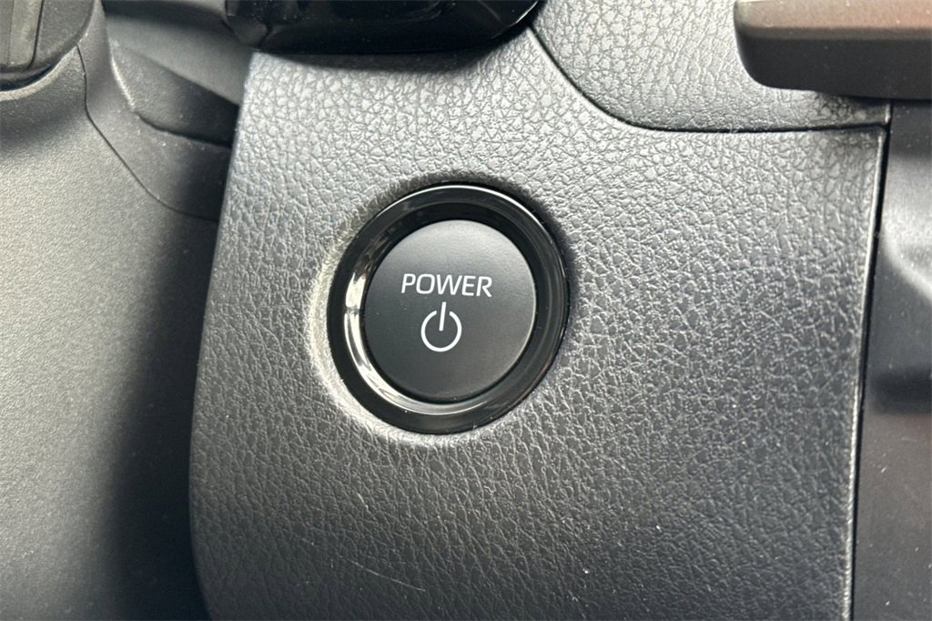 Used 2025 Toyota Camry SE image 20