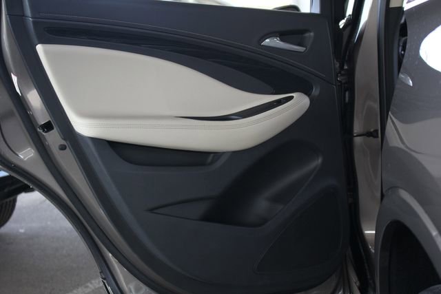 Used 2018 Buick Envision Premium w/ Driver Confidence Package image 34