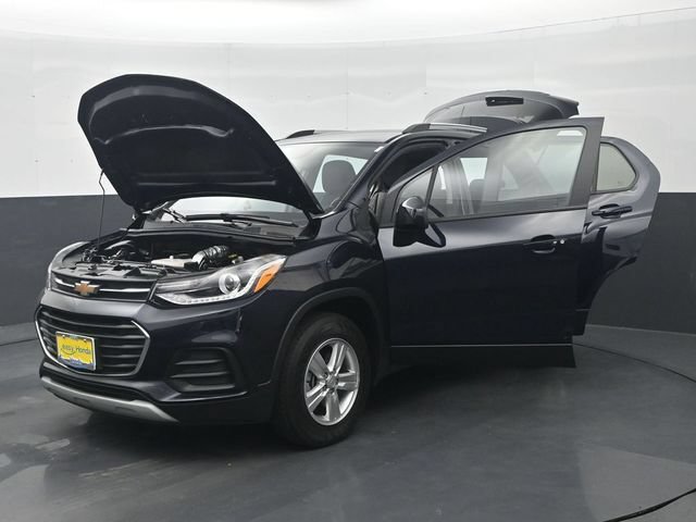 Used 2022 Chevrolet Trax LT w/ LT Convenience Package AWD/4WD image 37
