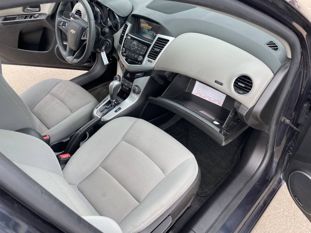 Used 2015 Chevrolet Cruze LT w/ Sun And Sound Package FWD image 28