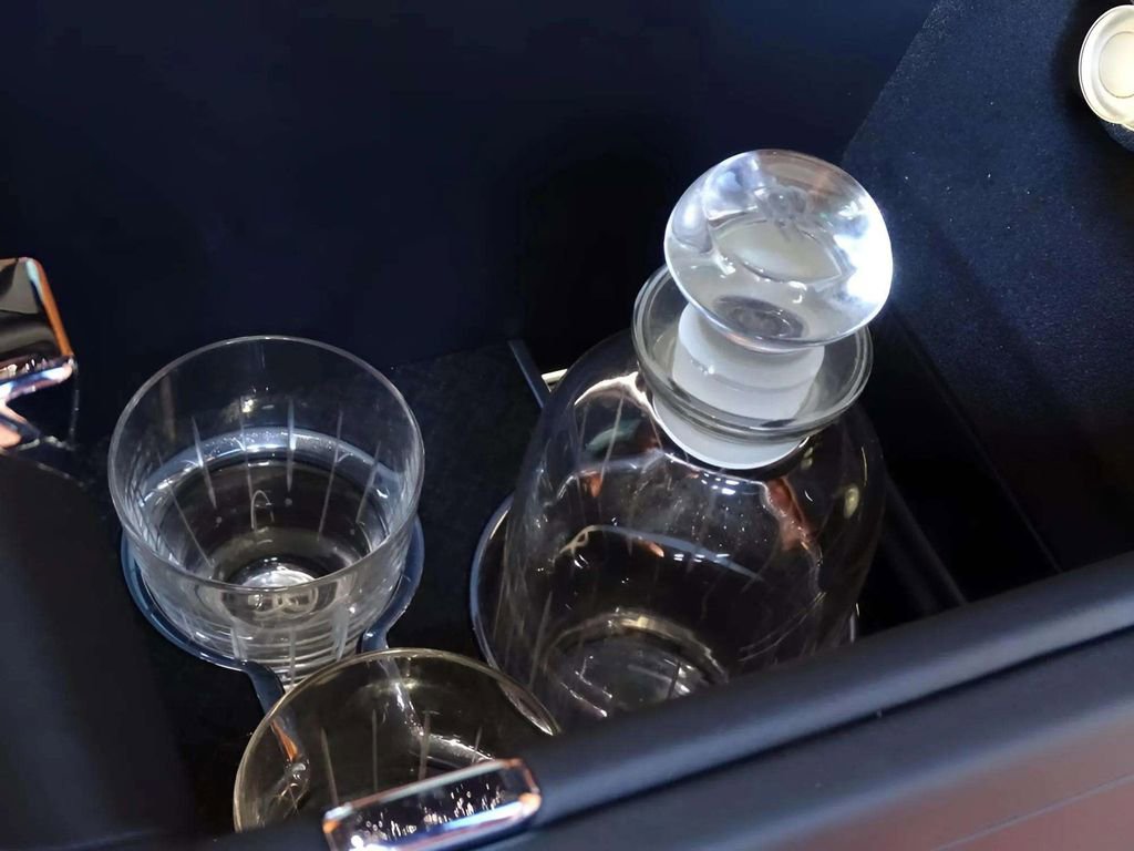 Certified 2023 Rolls-Royce Cullinan Black Badge w/ Driver's Package image 11