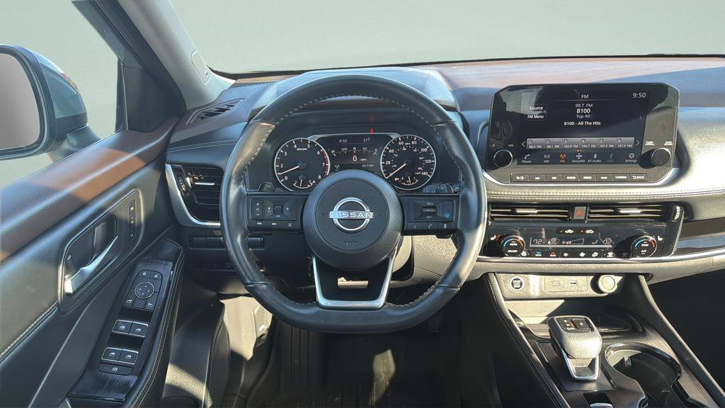 Used 2023 Nissan Rogue SL w/ SL Premium Package image 10
