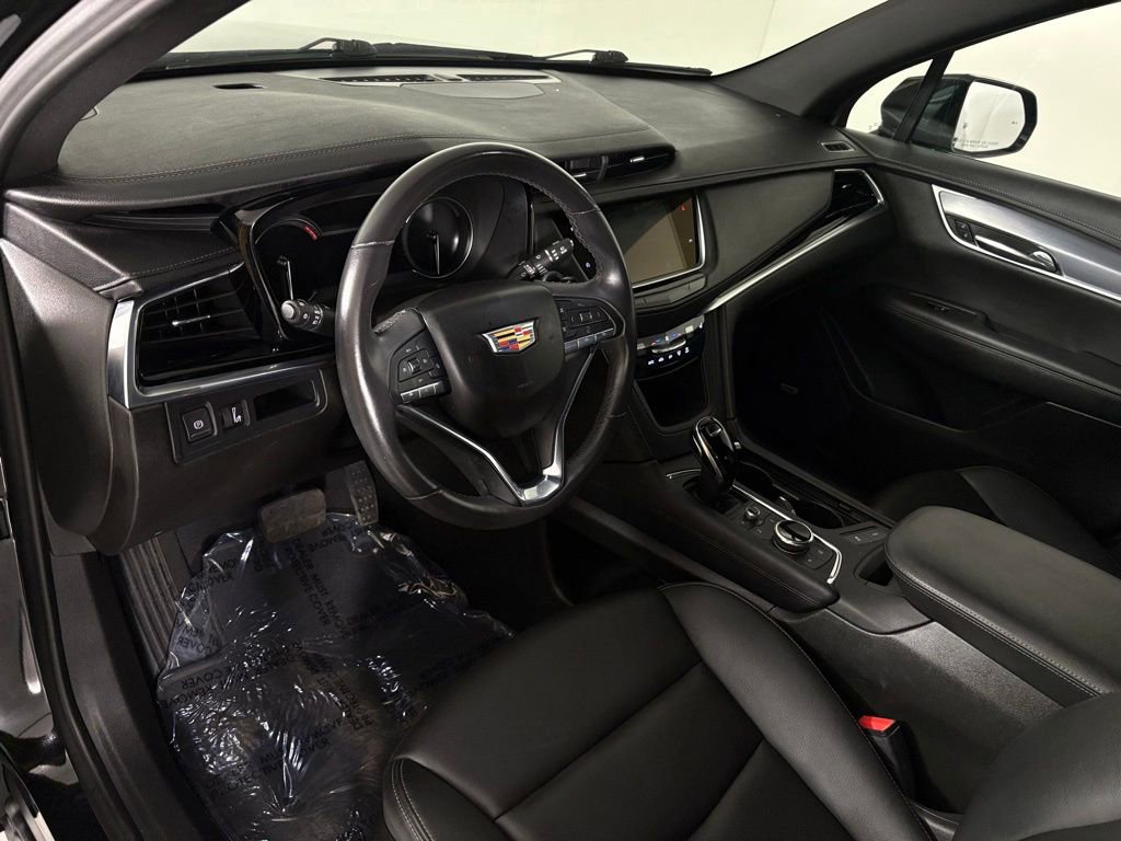 Used 2024 Cadillac XT6 Luxury image 21
