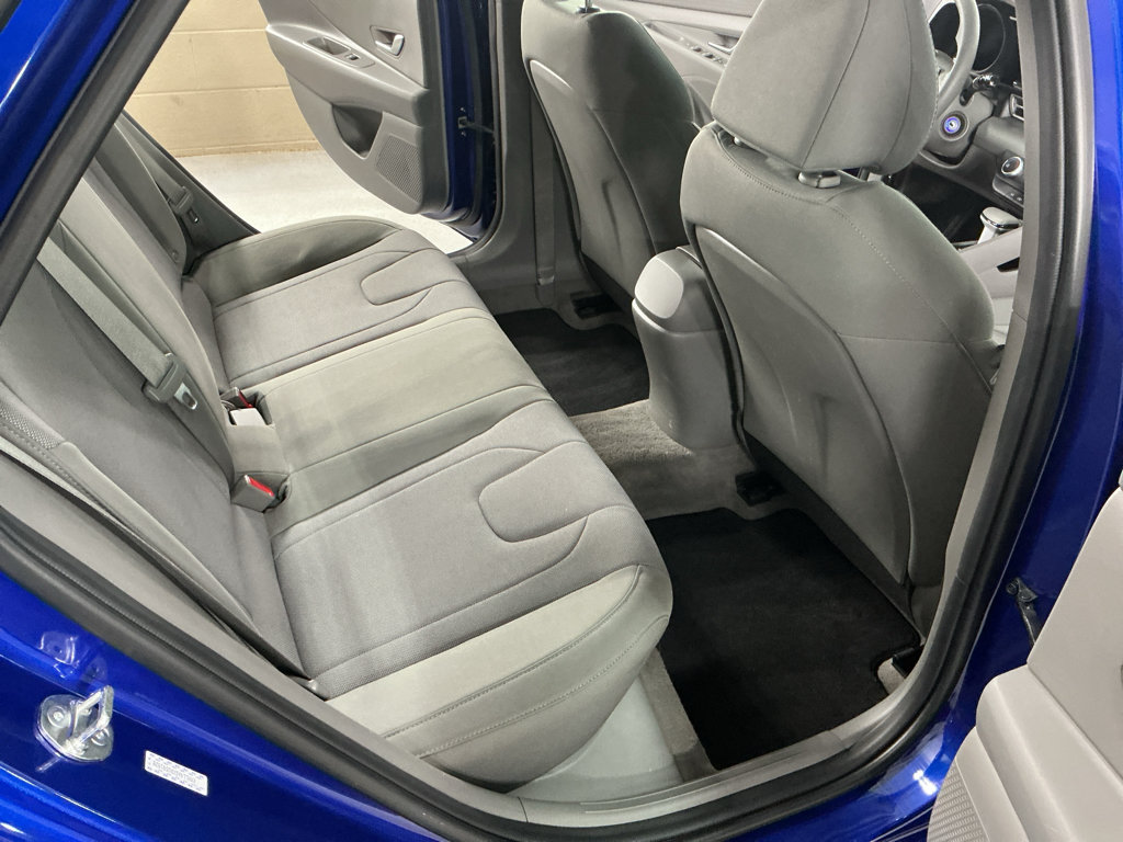 Certified 2023 Hyundai Elantra SE FWD image 22