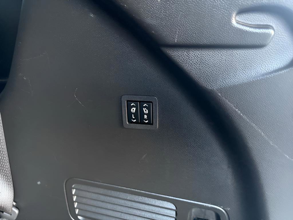 Certified 2023 Buick Enclave Avenir w/ Avenir Technology Package image 38