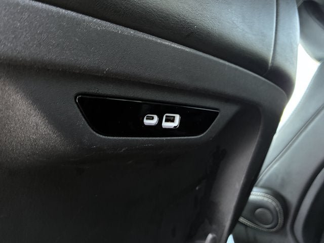 Used 2025 Chrysler Pacifica Select FWD image 18