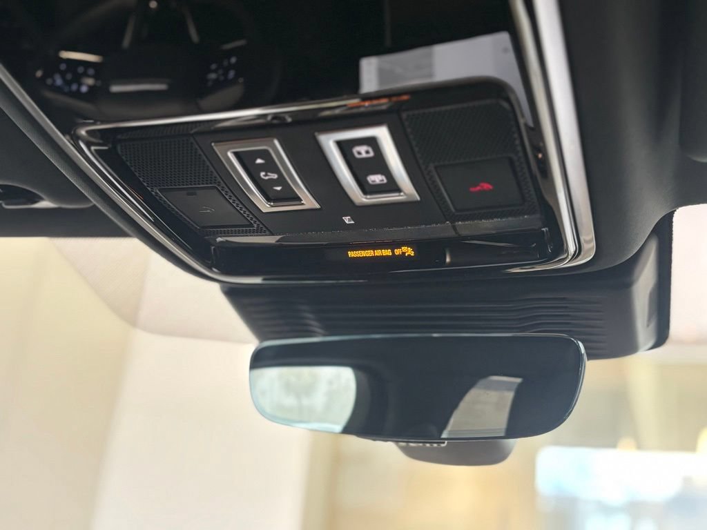 New 2026 Land Rover Range Rover Velar S AWD/4WD image 11