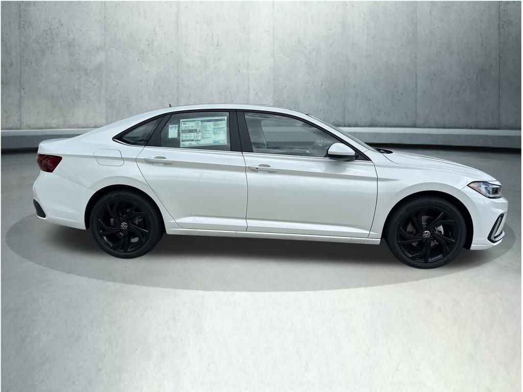 New 2025 Volkswagen Jetta SE image 7