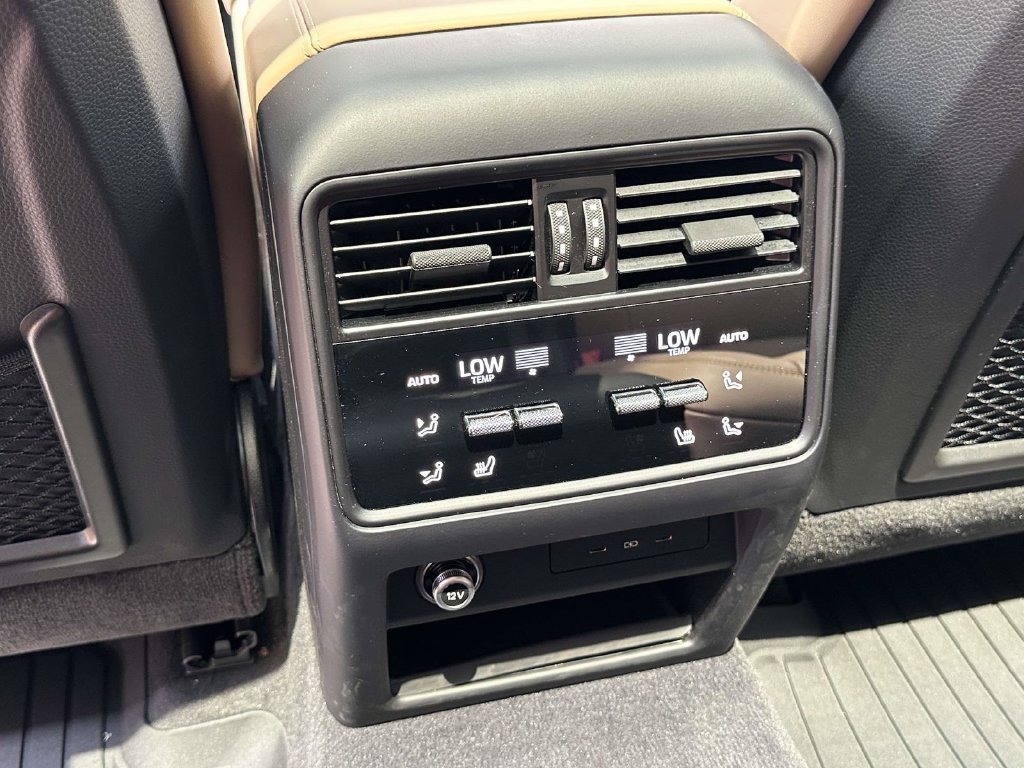 Certified 2025 Porsche Cayenne E-Hybrid AWD/4WD image 14