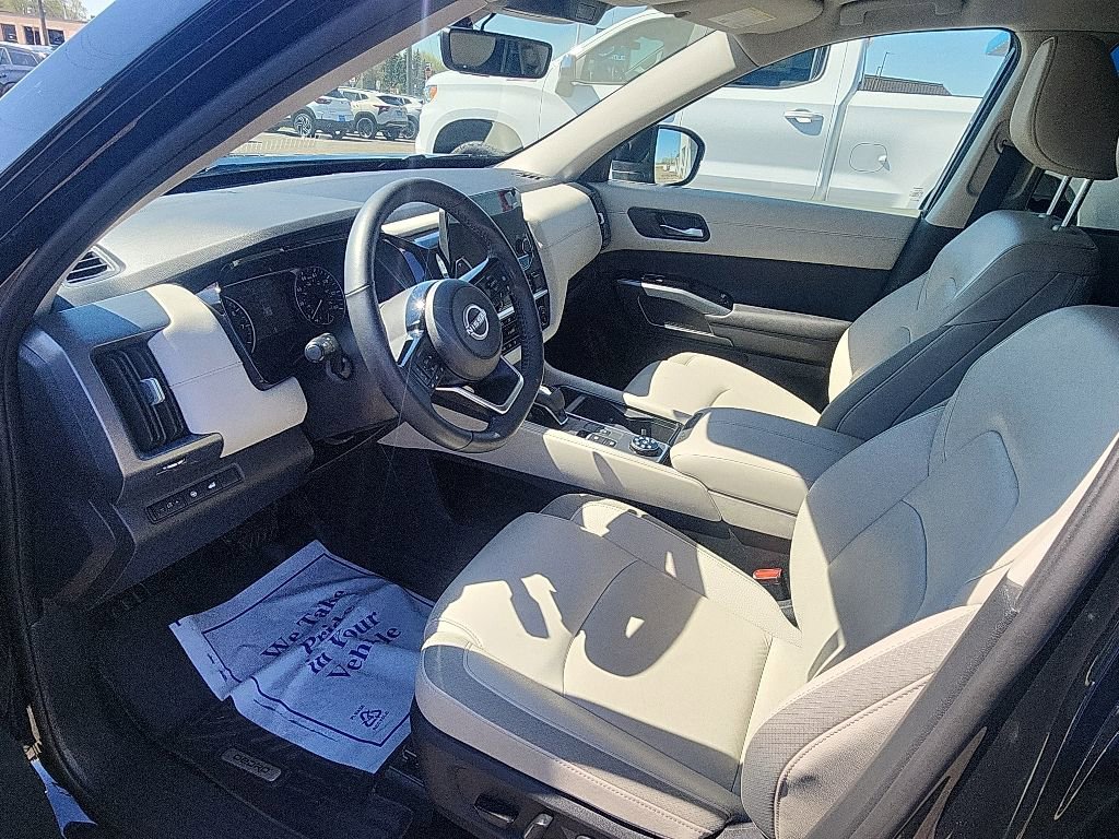 Used 2025 Nissan Pathfinder SL w/ Cargo Package AWD/4WD image 10