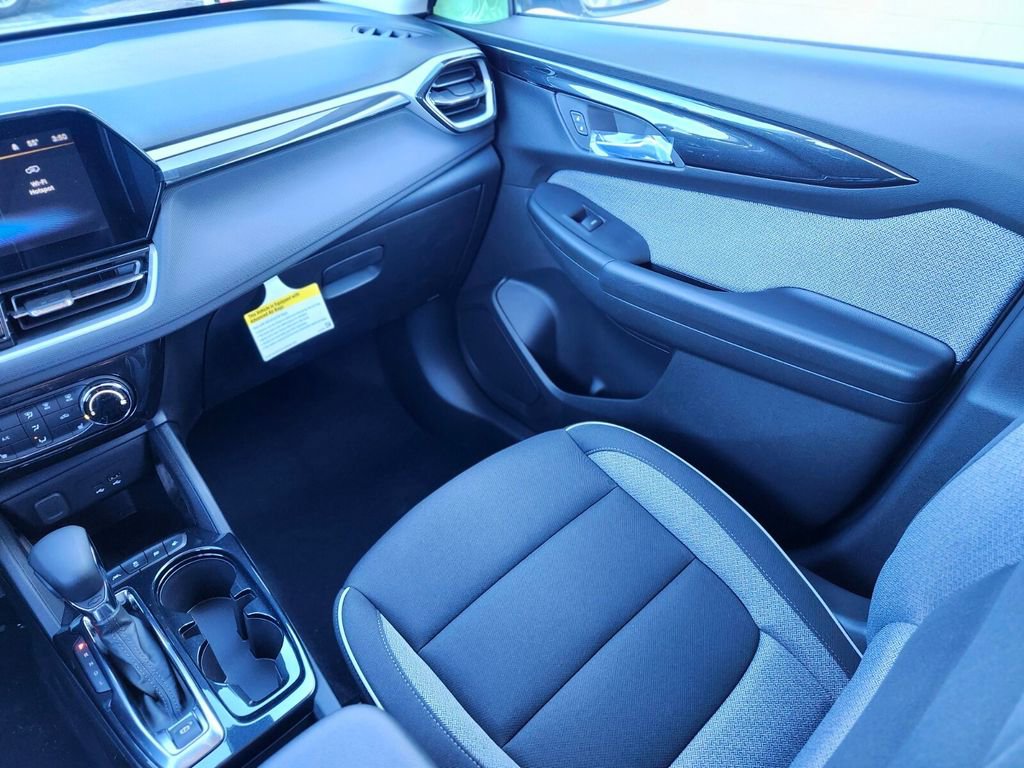 New 2026 Chevrolet TrailBlazer LT w/ LT Cold Weather Package FWD image 13