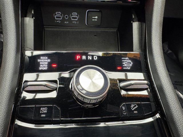 Used 2024 Jeep Grand Cherokee Overland w/ Luxury Tech Group IV image 19