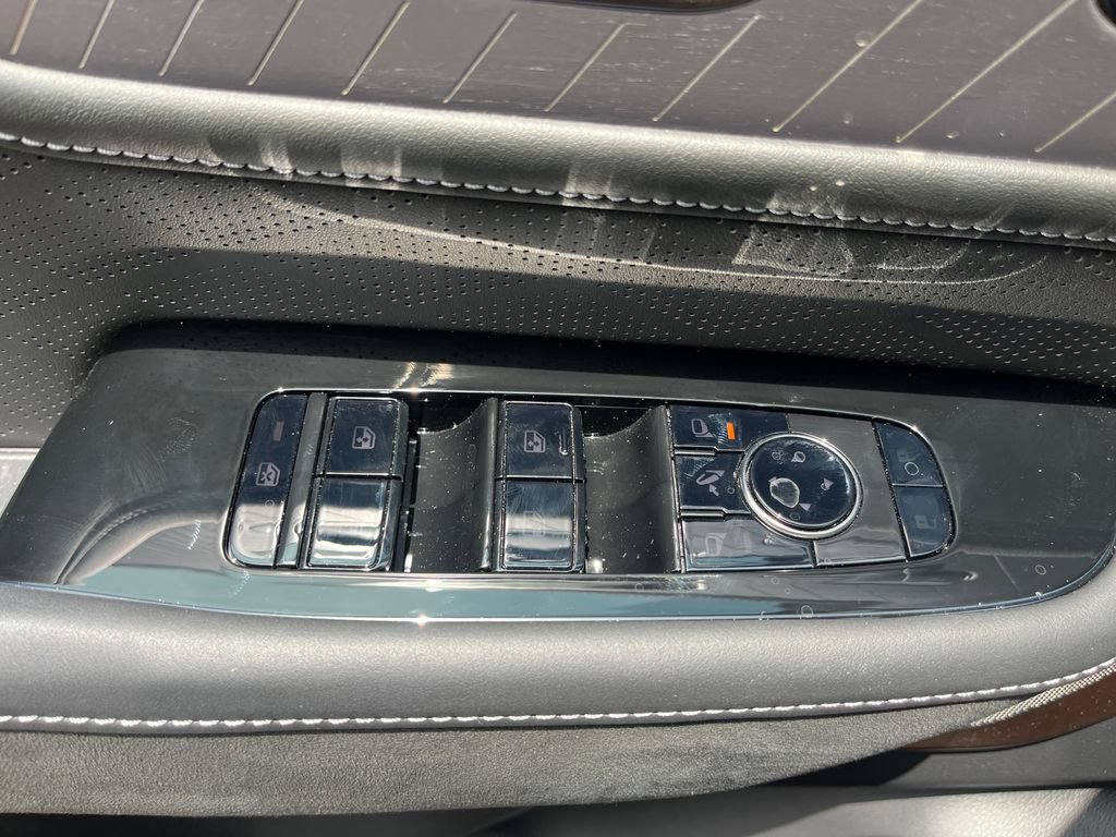 Used 2025 INFINITI QX80 Autograph AWD/4WD image 11