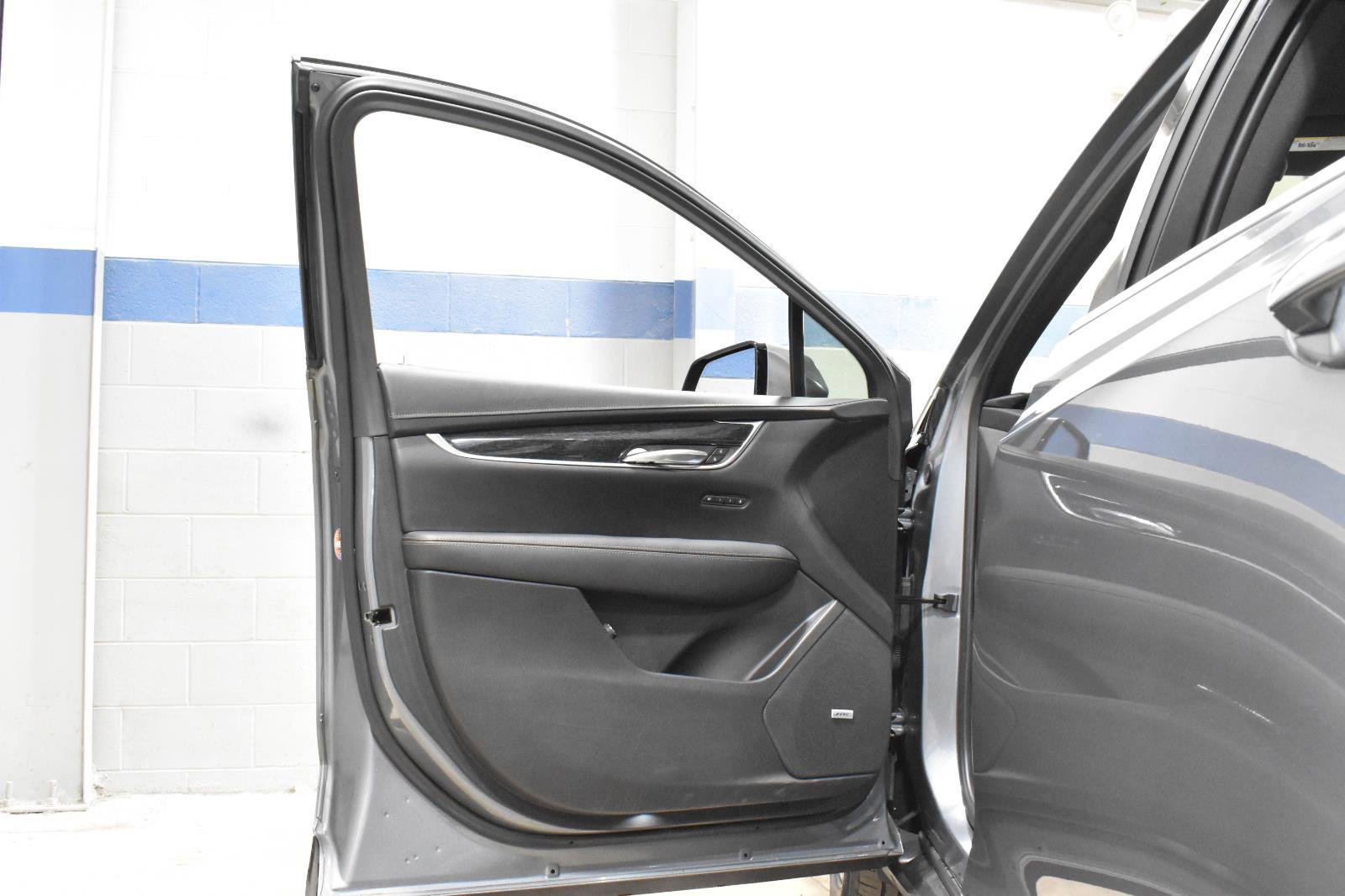 Used 2021 Cadillac XT5 Premium Luxury w/ LPO, Floor Liner Package image 10