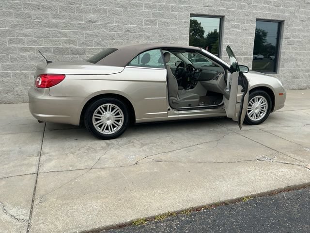 Used 2008 Chrysler Sebring Touring FWD image 10