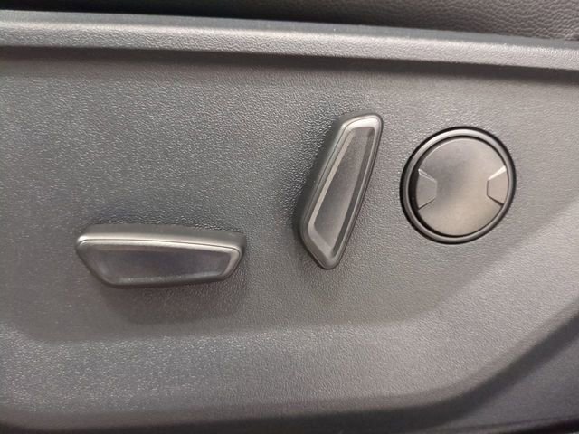 New 2026 Ford F250 Lariat w/ Black Appearance Package image 21